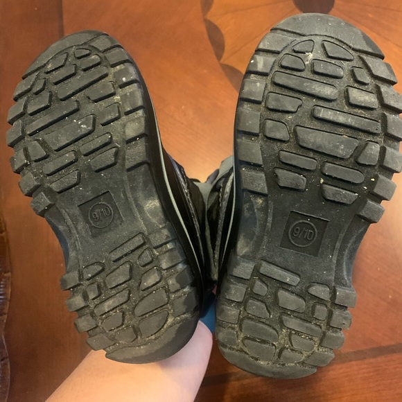 kids snow boots size 9/10 - Picture 2 of 3